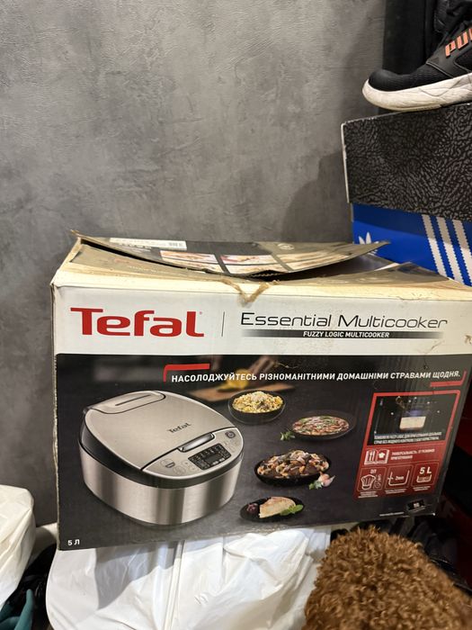 Мультиварка Тефаль.