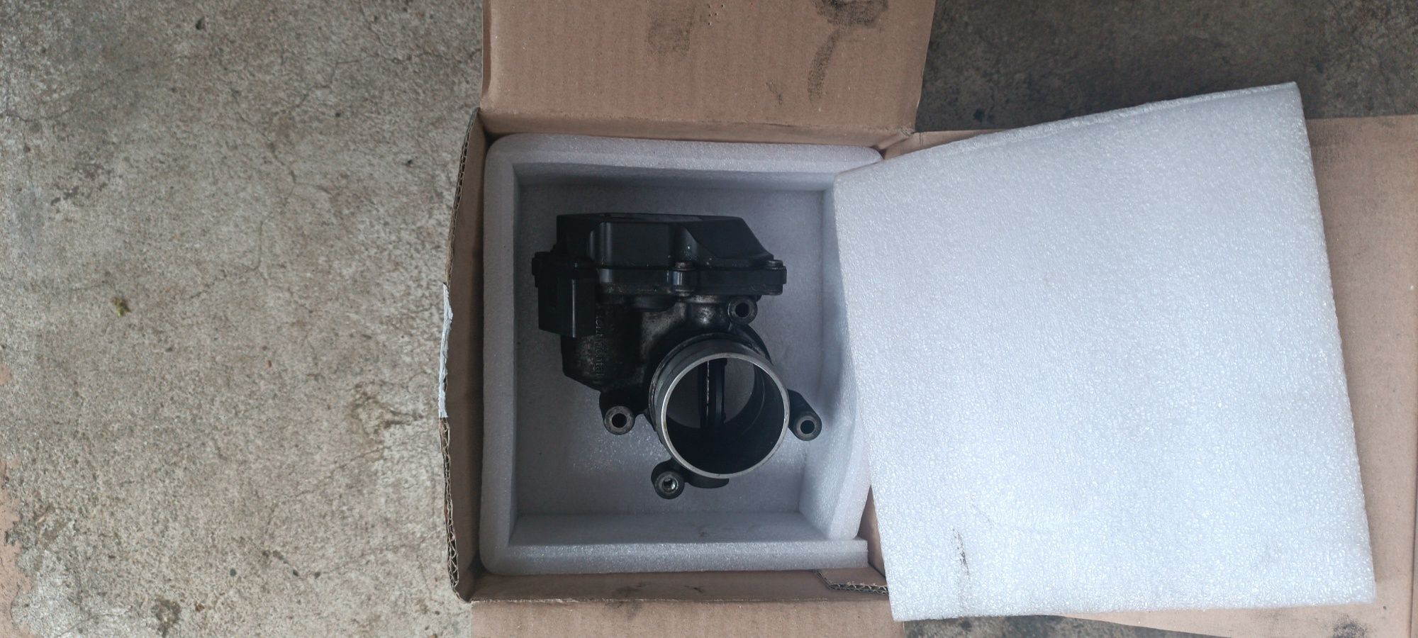 Дросельна заслінка VW AG 03L128063R