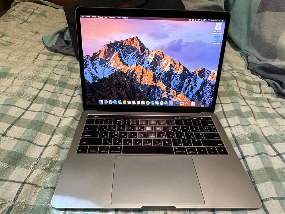 MacBook pro 13 ,2016,A1706,8gb,256 TouchBar