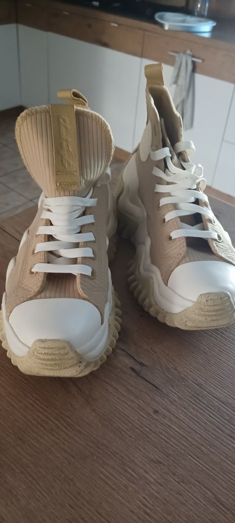 Converse nowe model niedostępny w Polsce