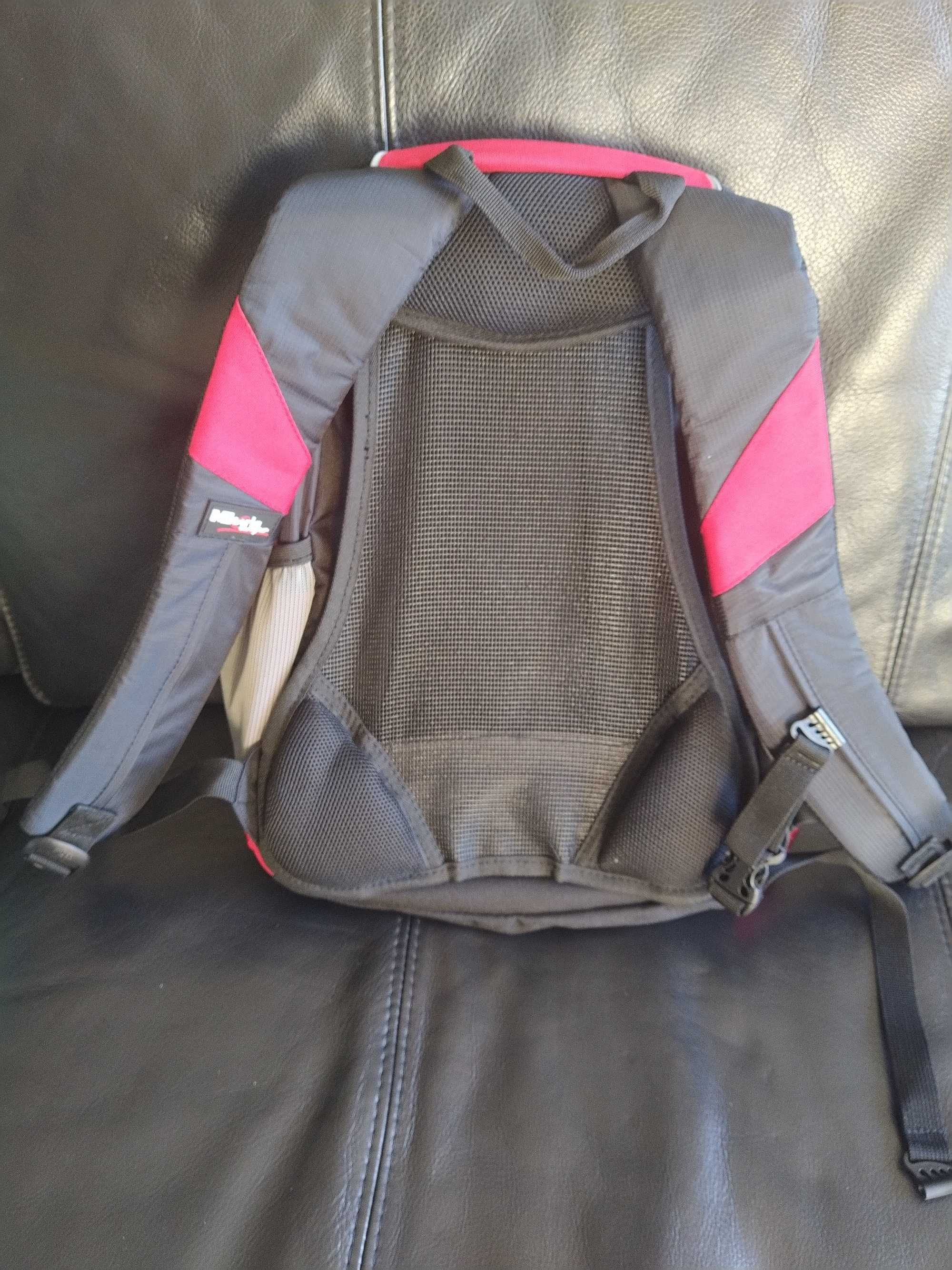 RESERVADA. Mochila Monte Campo 20 litros, nova