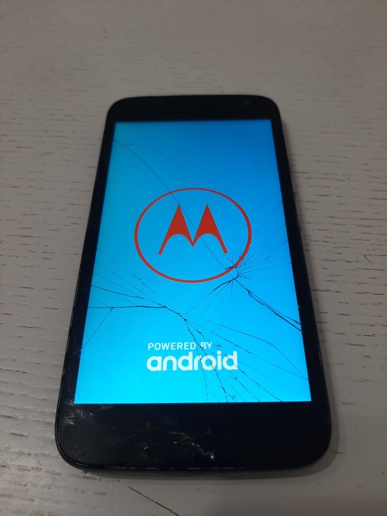 Моtorola  XT1609 16gb
Розбите стікло, але на роботу не впливає, все пр