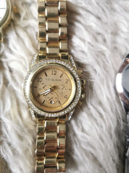 Nowy damski zegarek logo