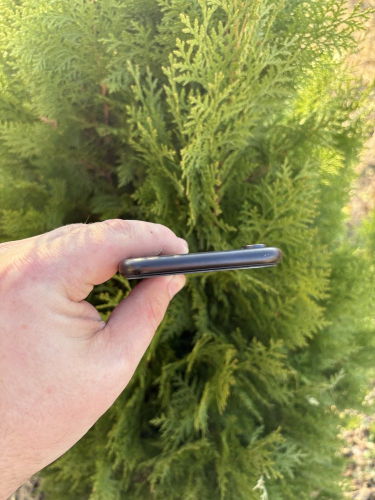 Продам Iphone Xr
