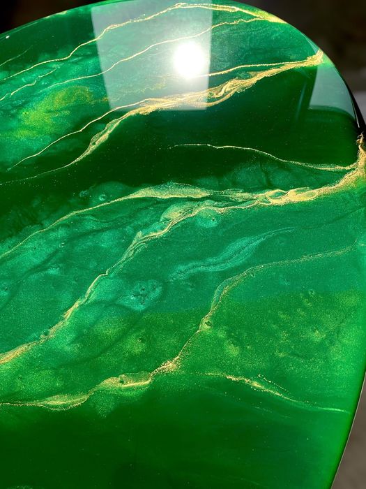 Zielony Stolik z Żywicy Epoksydowej - Glamour dla Twojego Wnętrza!