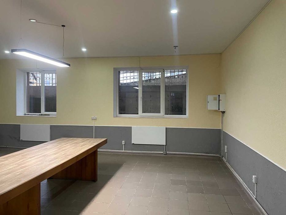 Оренда комерція магазин офіс склад аптека приміщення  105 кв м