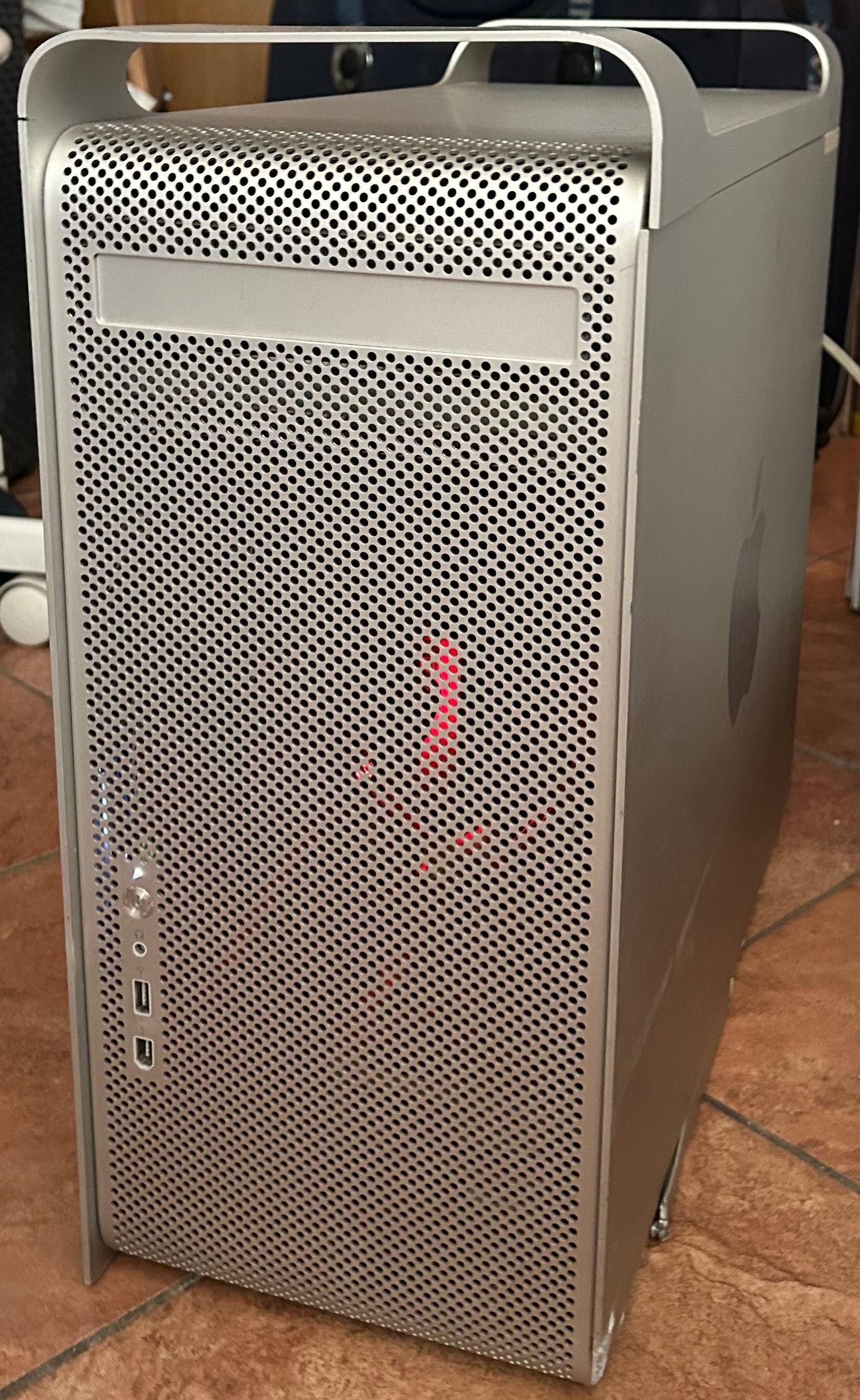 Komputer z systemem OSX + 2 Karty Avid ProTools HD Core I HD Accel
