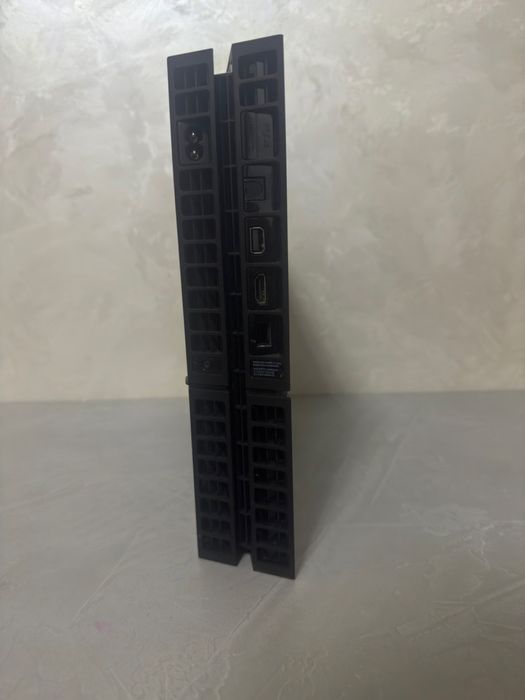 Консоль Sony Playstation 4