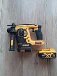 Mlotowiertarka Dewalt DCH253 plus bateria 5Ah