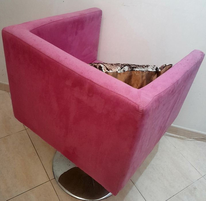 Cadeira Rosa em bom estado