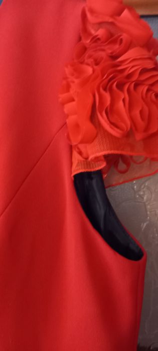 Sukienka z krótkim rękawkiem czerwona