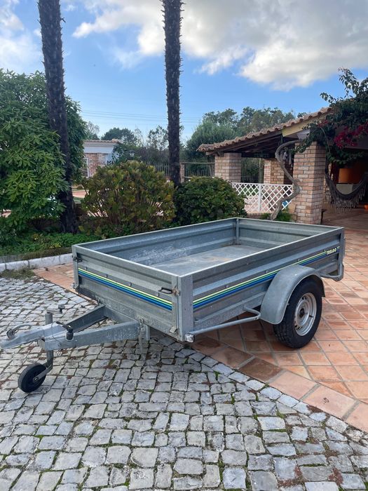 Atrelado com matrícula própria