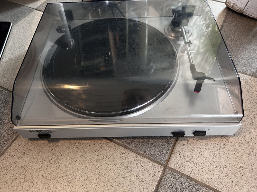 Gramofon ION mod. TTUSB05XL