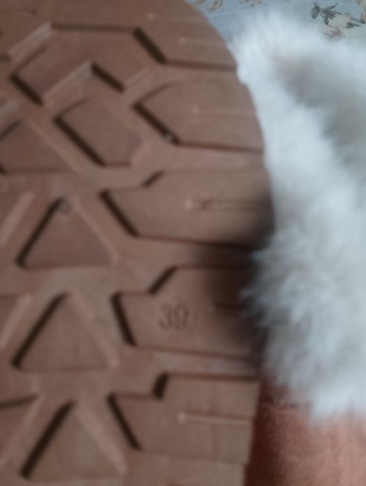 Buty damskie ocieplane z kożuszkiem na grubej podeszwie rozmiar 39