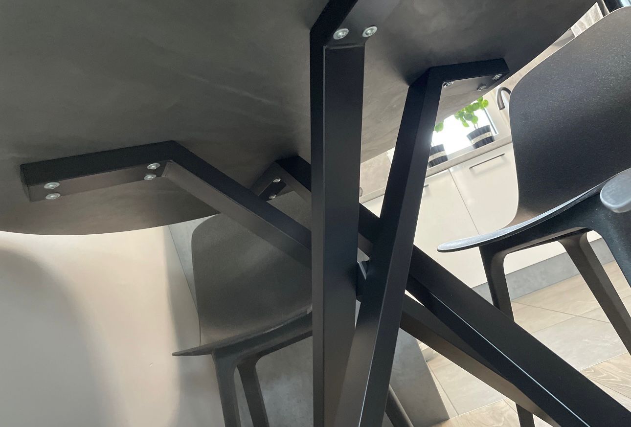 Zestaw stół i trzy krzesła Ikea