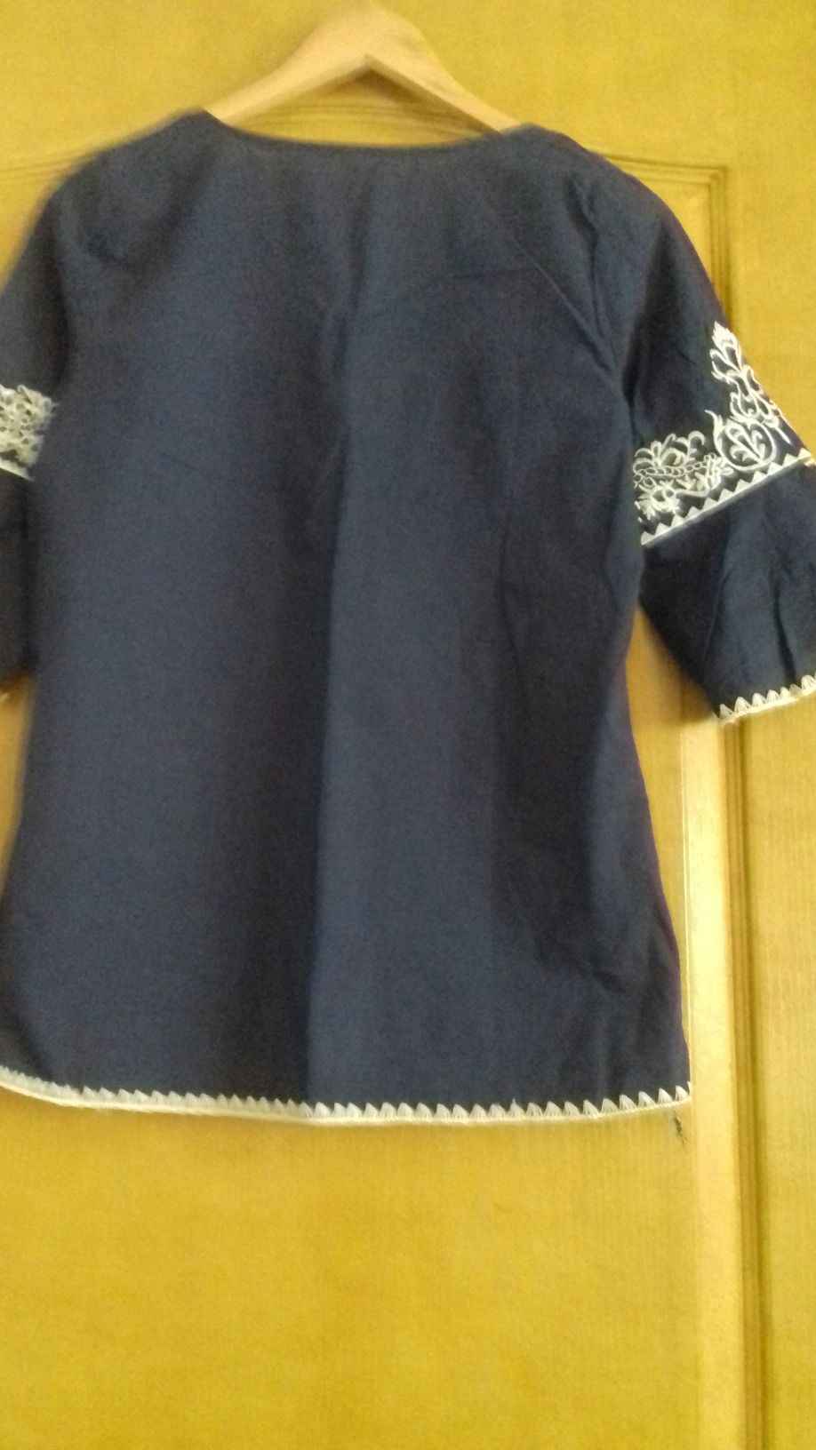 Блузка новая с вышивкой