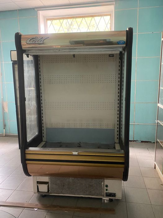 Продам вертикальний холодильник регал