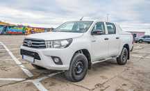 Toyota Hilux 4x4 2.4 D-4D Podwójna Kabina