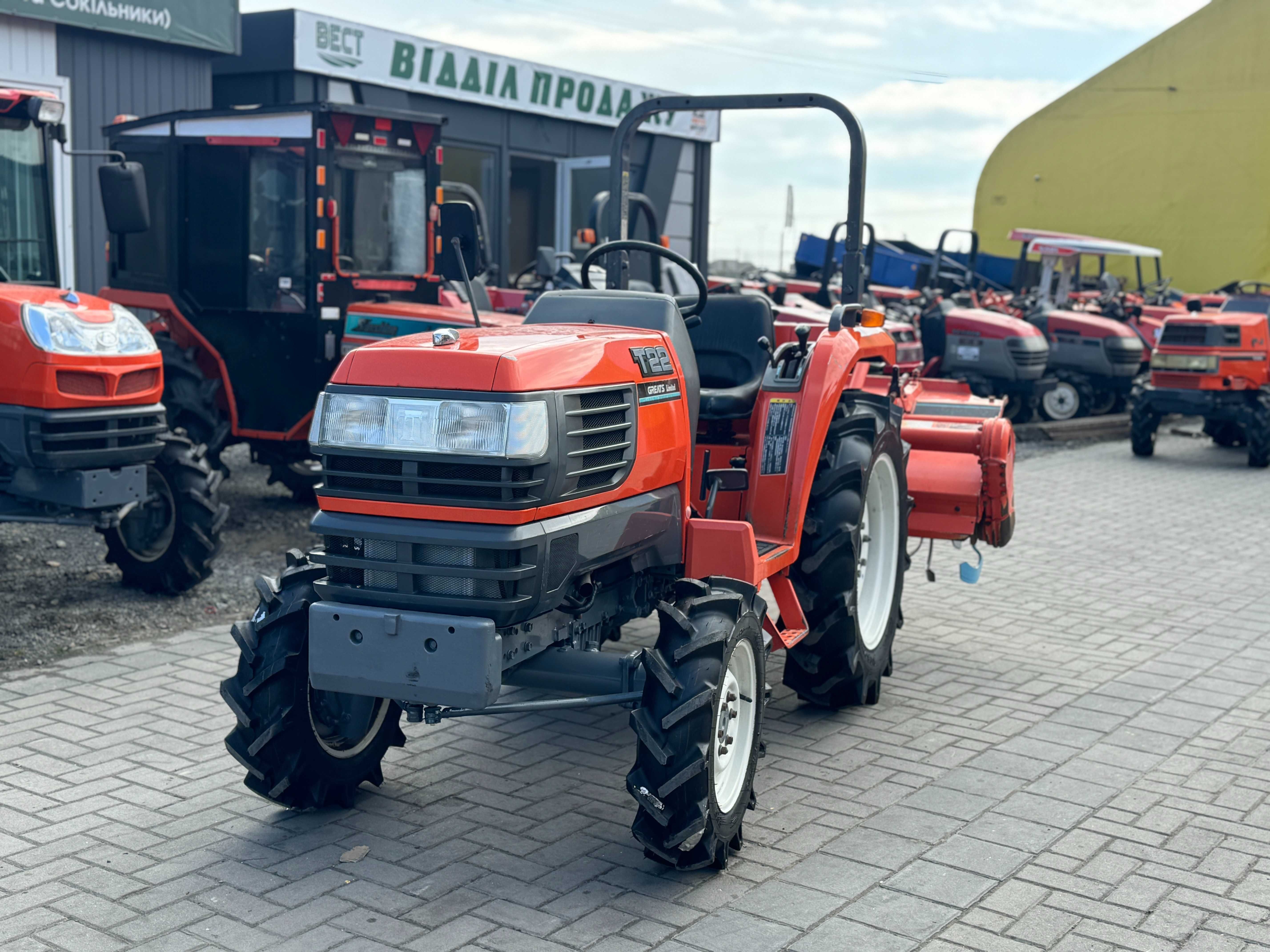 Японський мінітрактор KUBOTA T-22 + фреза