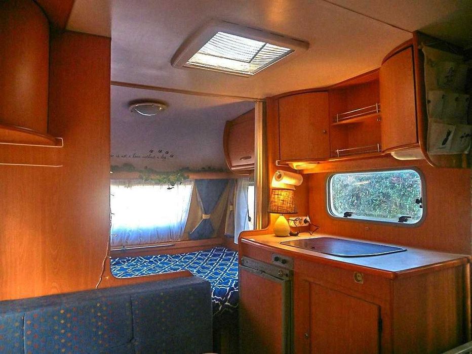 Autocaravana de reboque.