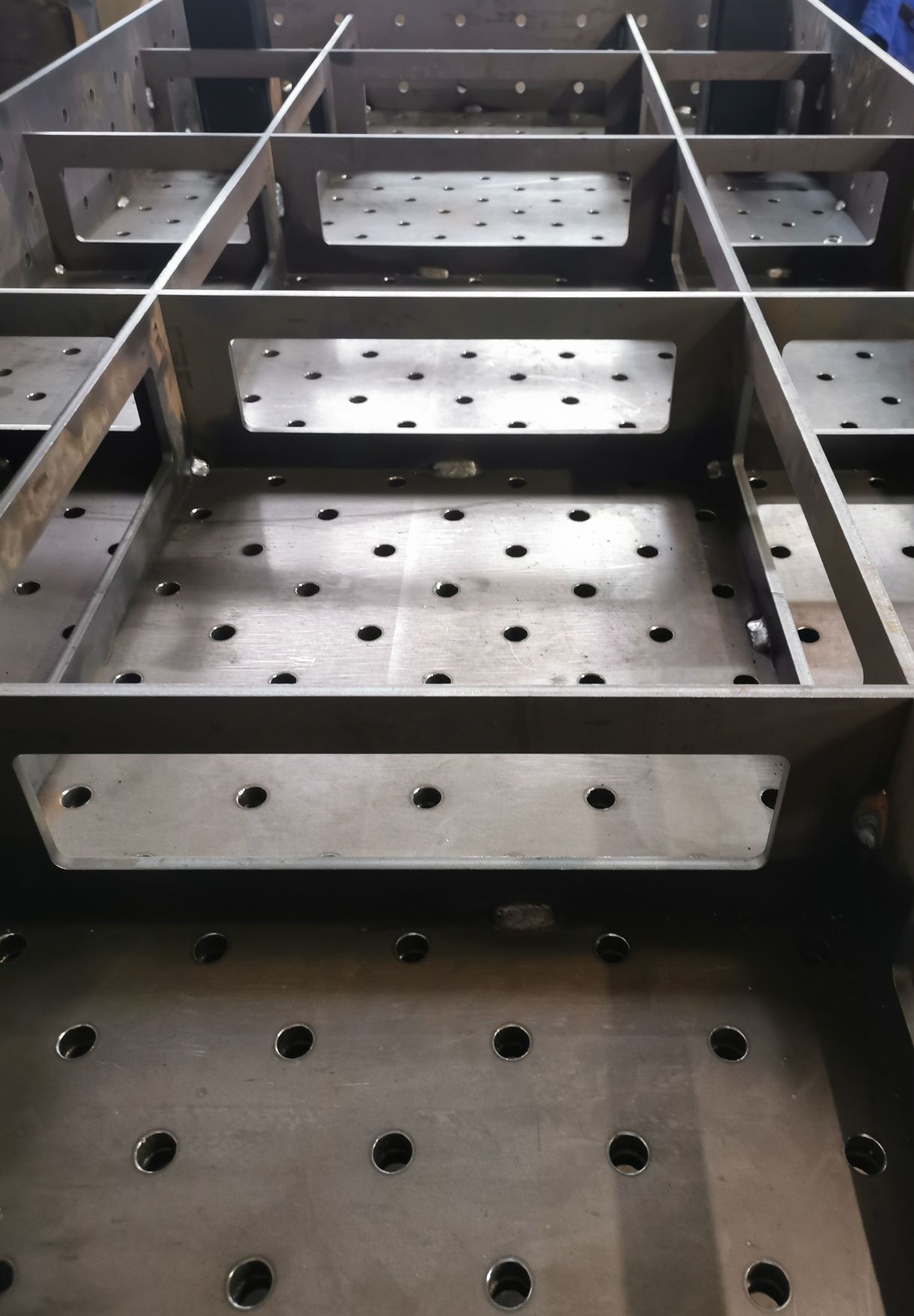 Stół spawalniczy, montażowy 2000x1000x200x12mm system 16/28 2mx1m