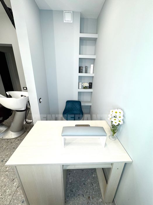 Сдам рабочее место маникюр педикюр