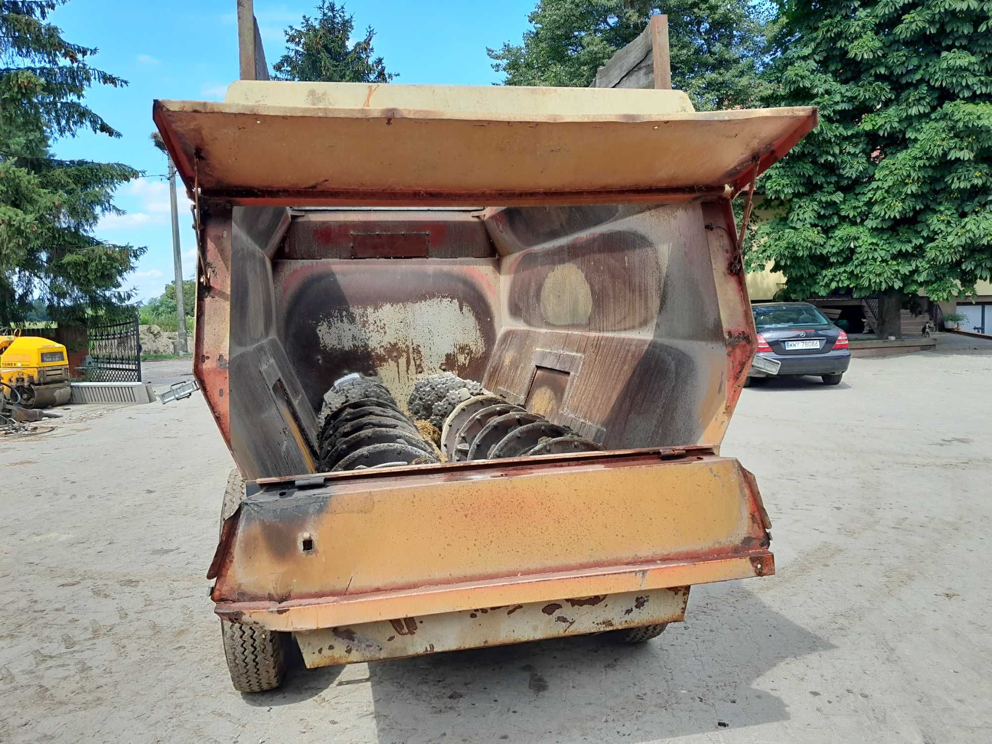 Wóz paszowy strautmann MX 900