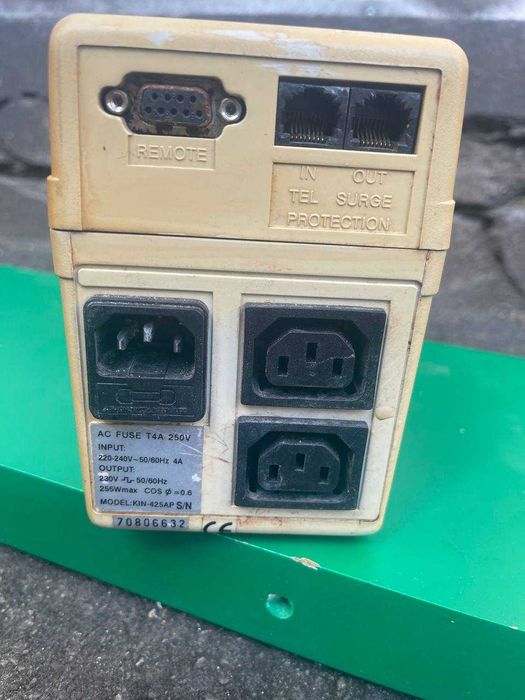 ИБП Бесперебойник Powercom KIN-425AP. Без аккумулятора