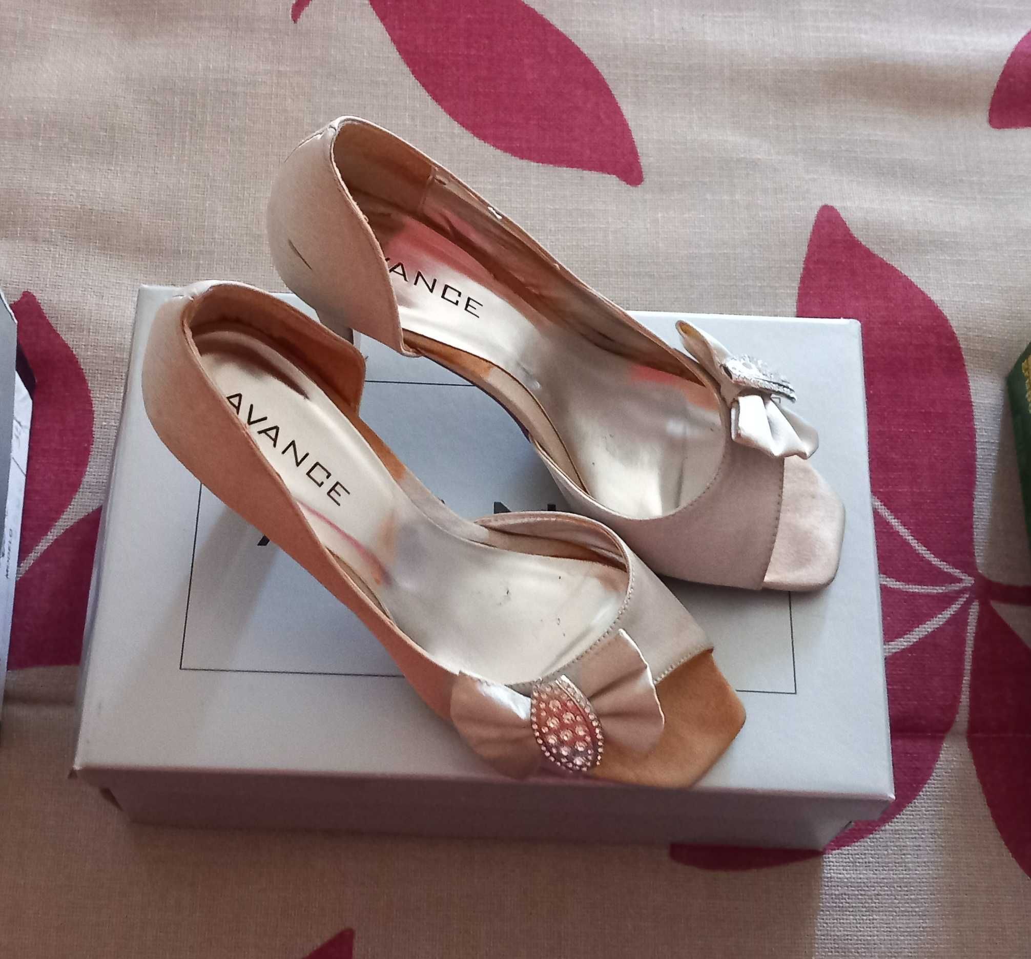 Sapatos diversos