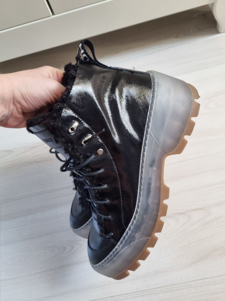 Buty zimowe śniegowce Hugo Boss skóra roz 37