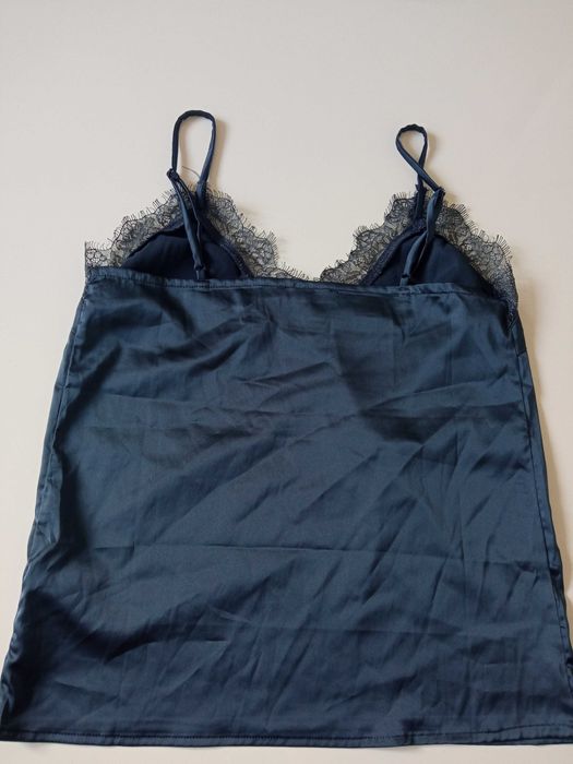 NA-KD lekka seksowna damska koszulka z koronką r 36