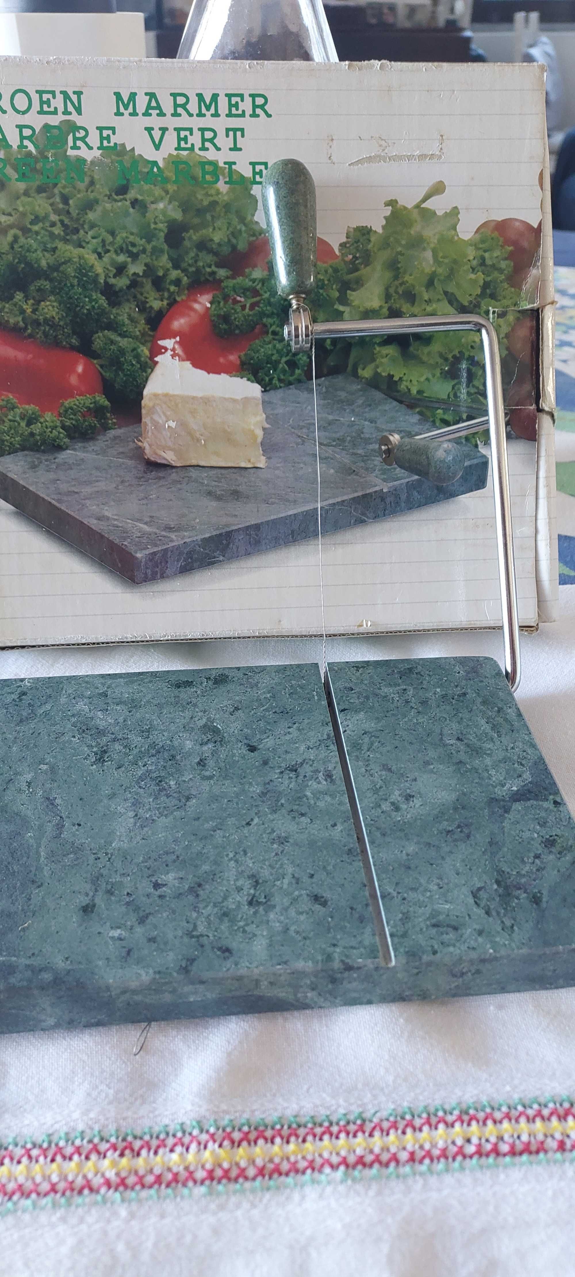 Corta Queijos em mármore verde