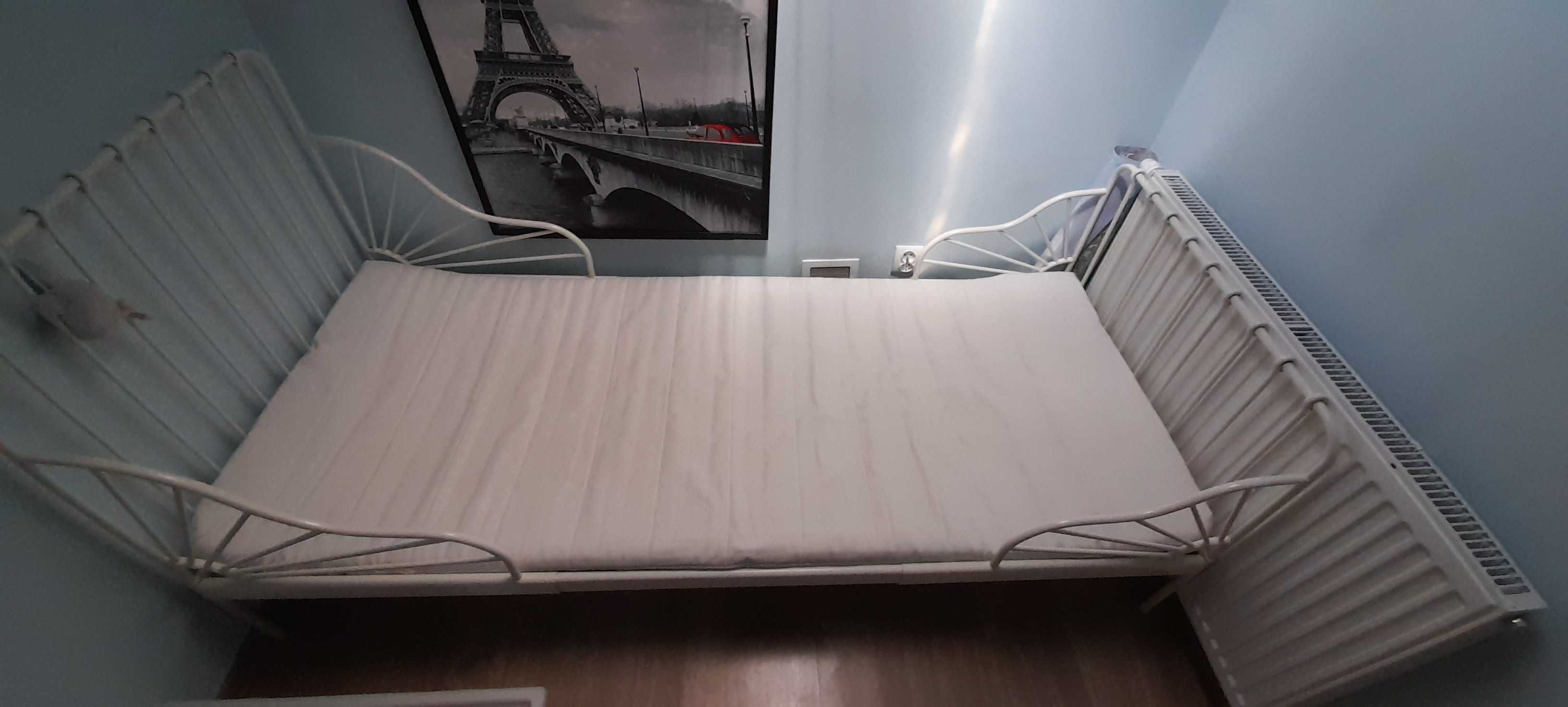 Łóżko metalowe czarne i białe