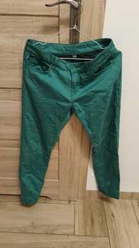 Damskie zielone spodnie marki Pimkie