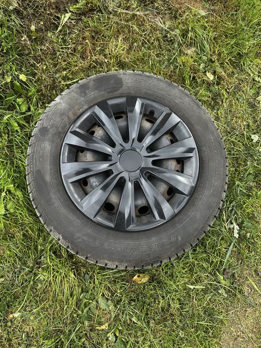 Opony zimowe 195/65R15 Dębica rok 22  4 sztuki Opona felga kołpak