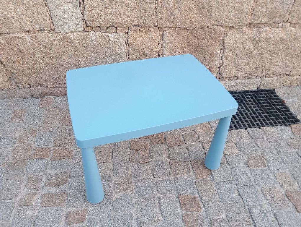 Conjunto mesa e cadeira criança