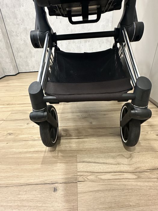 Продам коляску Cybex Priam 4.0  Chrome Black