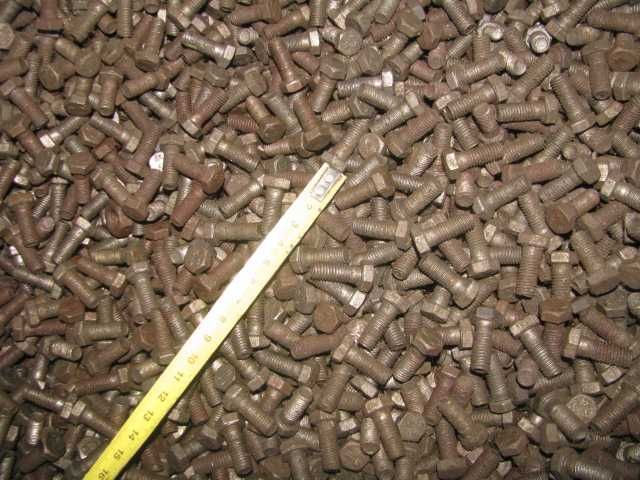 Метиз - гвинт М2-8.