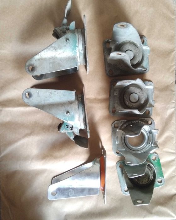 Направляючі колеса з поворотним механізмом