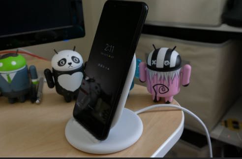 Pixel Stand (1st Gen) – оригінальна бездротова зарядка Google