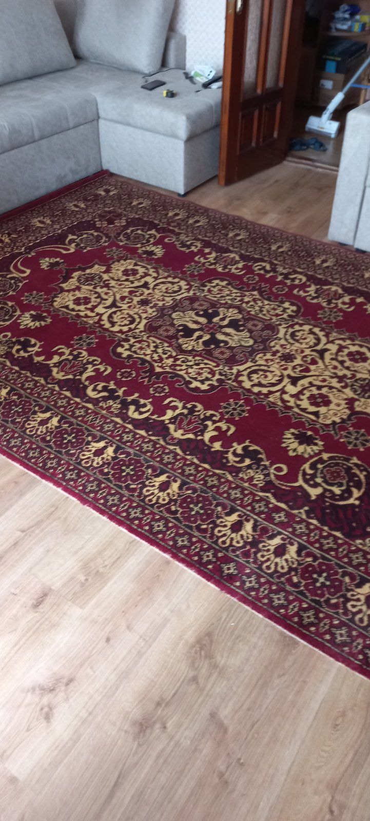 Килим розміром 2,95× 2 м