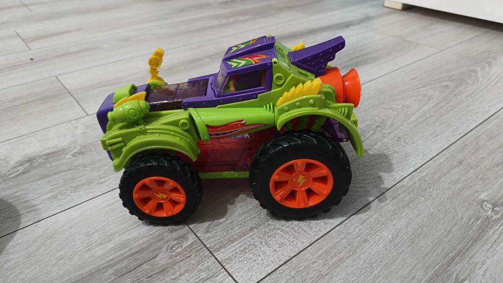 Duży pojazd super zings zbieracz zingsów