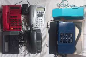 Телефонні апарати різних марок.