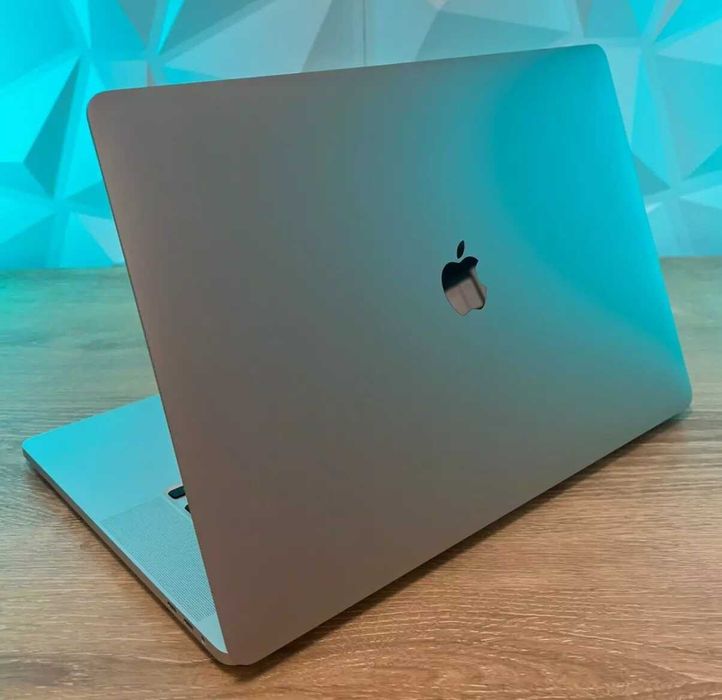 MacBook Pro 16" (2021) i7/16GB/512GB відмінний стан