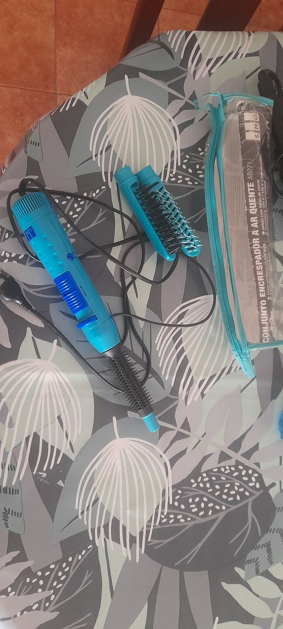 Prancha cabelo duas diferentes