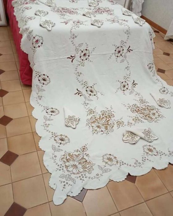 Toalha de mesa Madeira em puro linho, espetacular, com 12 guardanapos