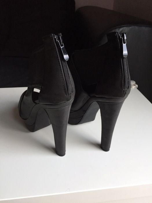 Buty nowe czarne botki rozmiar 39 40