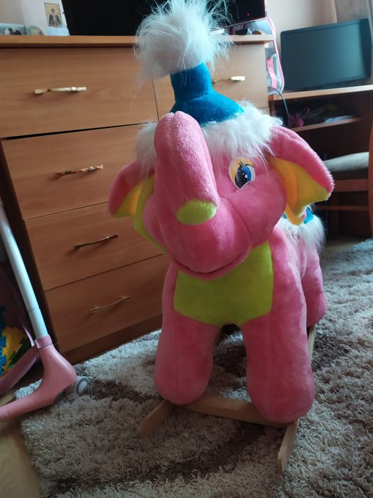 Слон-гойдалка для дітей