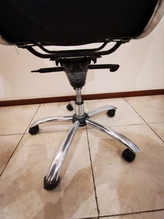 Cadeira funcional toda em Inox