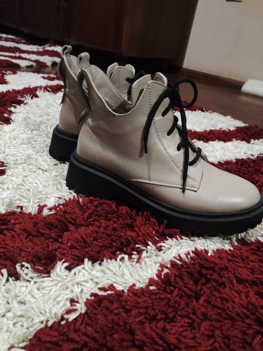 Жіночі весняні чобітки